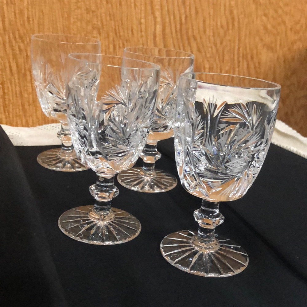 Set of 4 crystal aperitif or shot glasses
